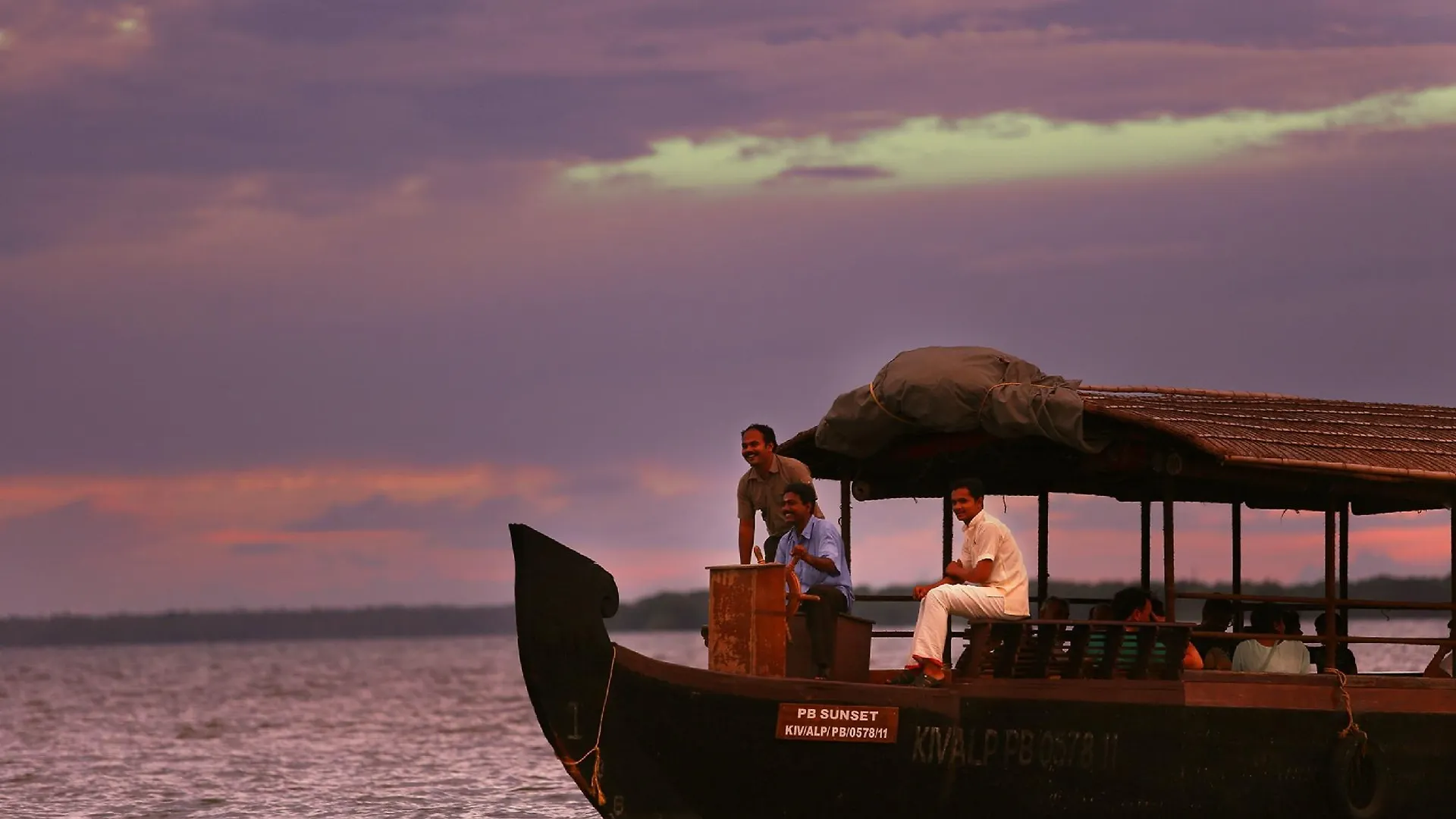 Resort Coconut Lagoon Kumarakom - A Cgh Earth Experience