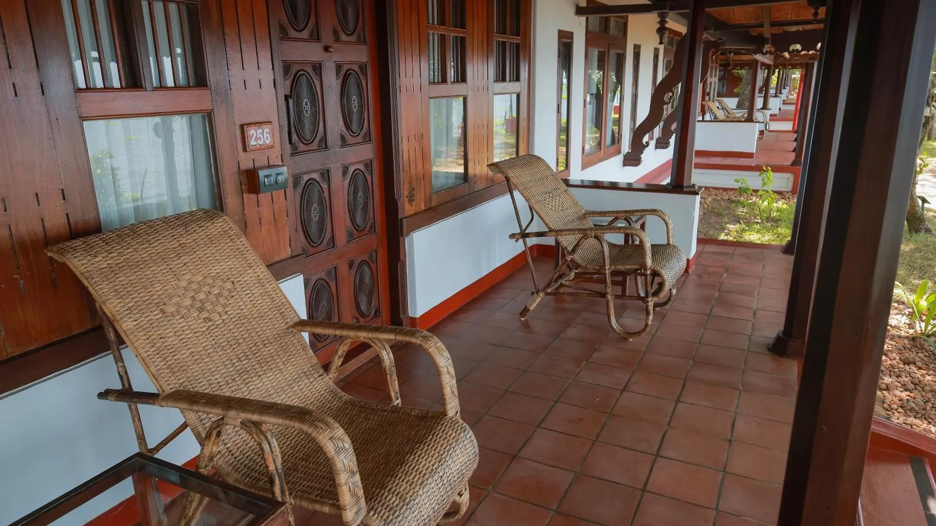 Coconut Lagoon Kumarakom - A Cgh Earth Experience